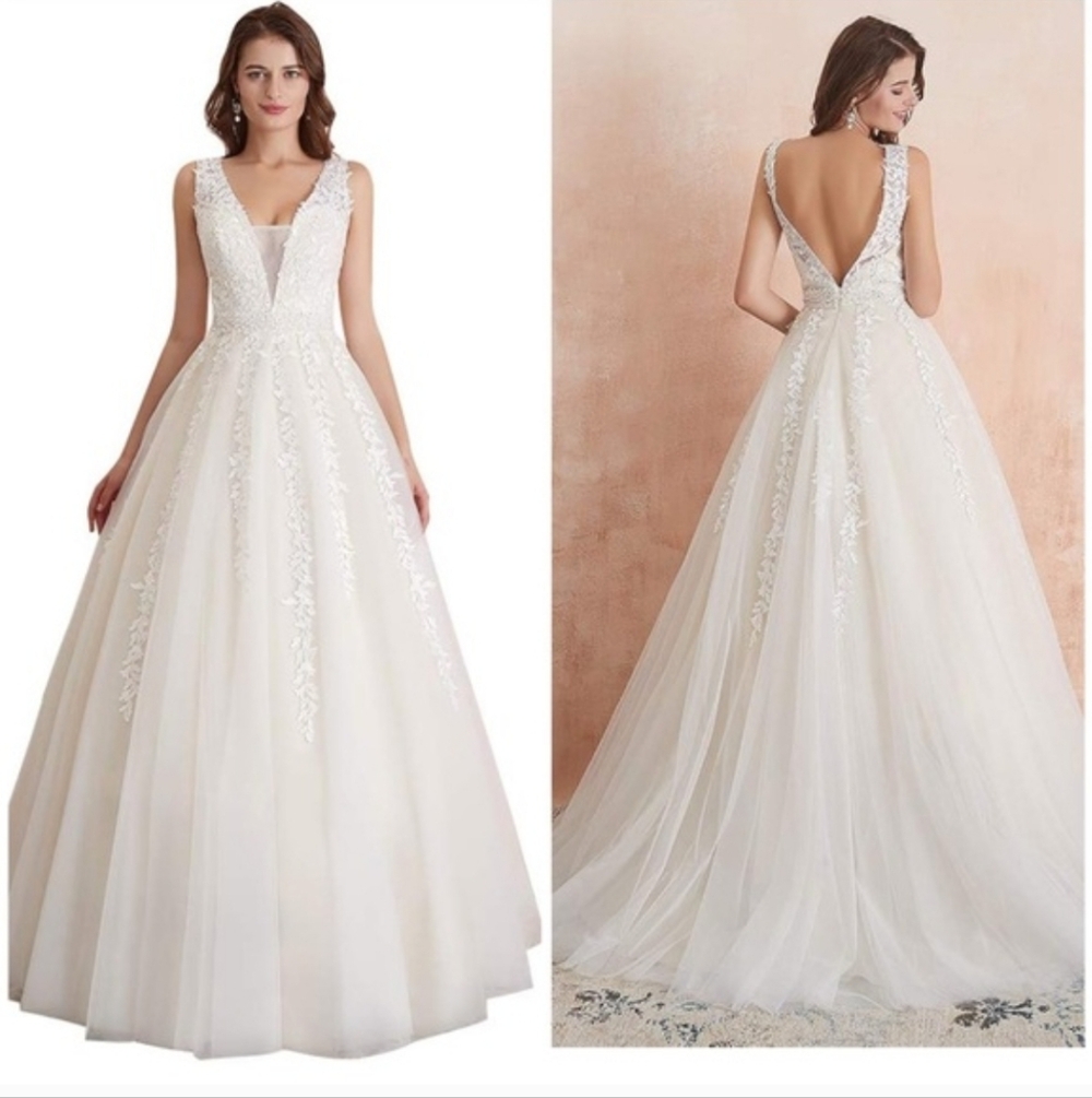 Elegant White Lace Wedding Dress